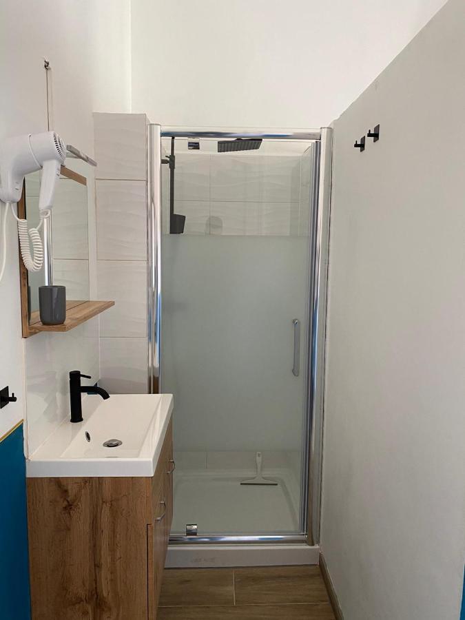 Capstay Roubaix Lille Private Shower & Netflix Екстер'єр фото